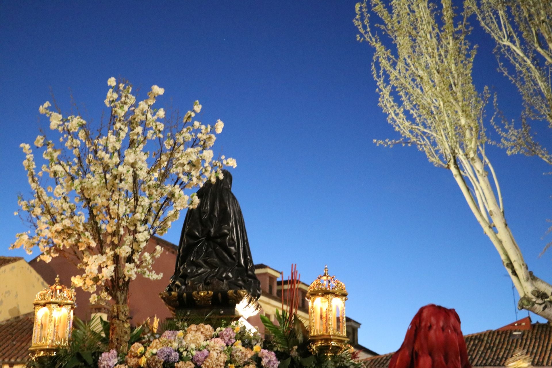 Las imágenes de la procesión de la Virgen de la Amargura en León