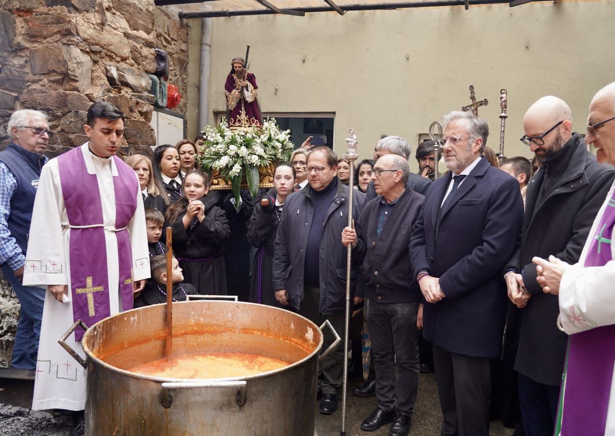 Imagen secundaria 1 - Celebración del Santo Potajero en La Bañeza