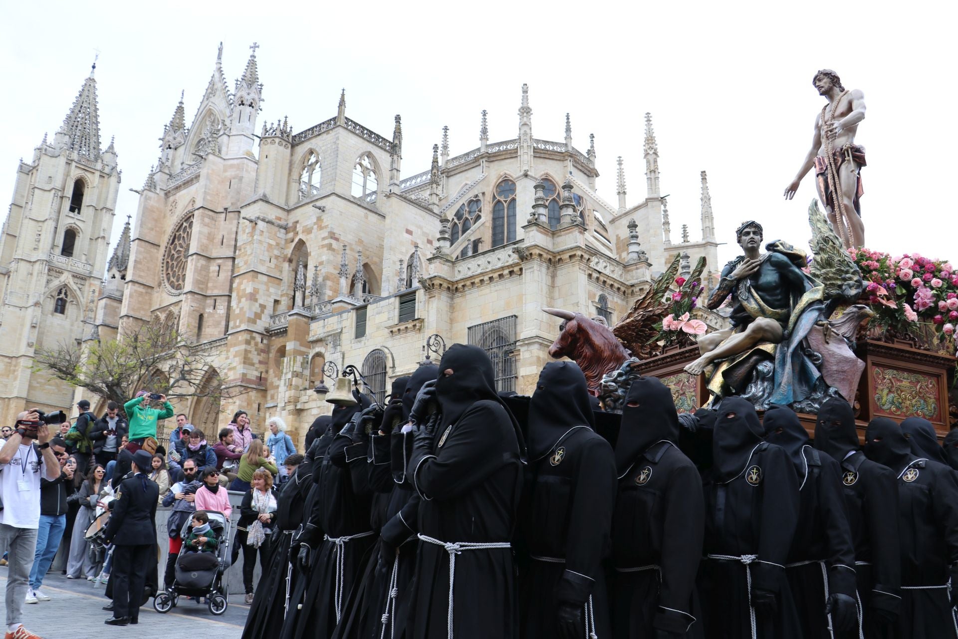 Las imágenes de la Procesión de la Despedida en León