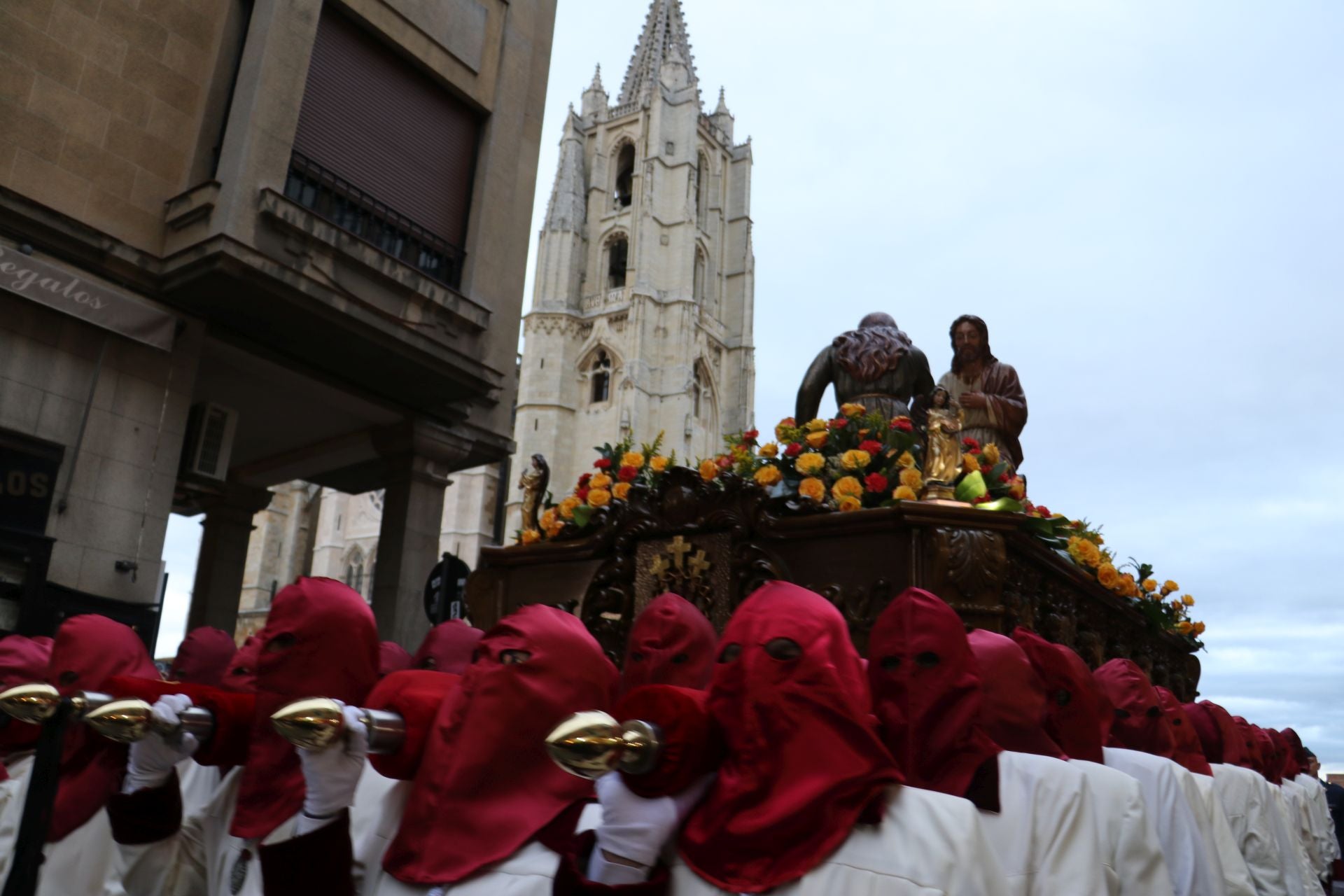 Las imágenes de la procesión de la Sagrada Cena