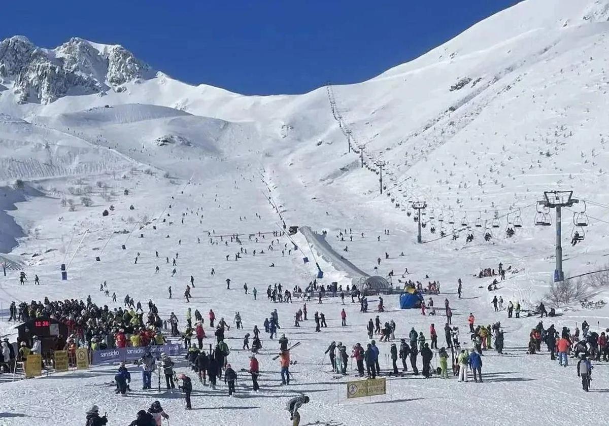 Las estaciones de esquí leonesas cierran la temporada con cerca de 100.000 visitantes