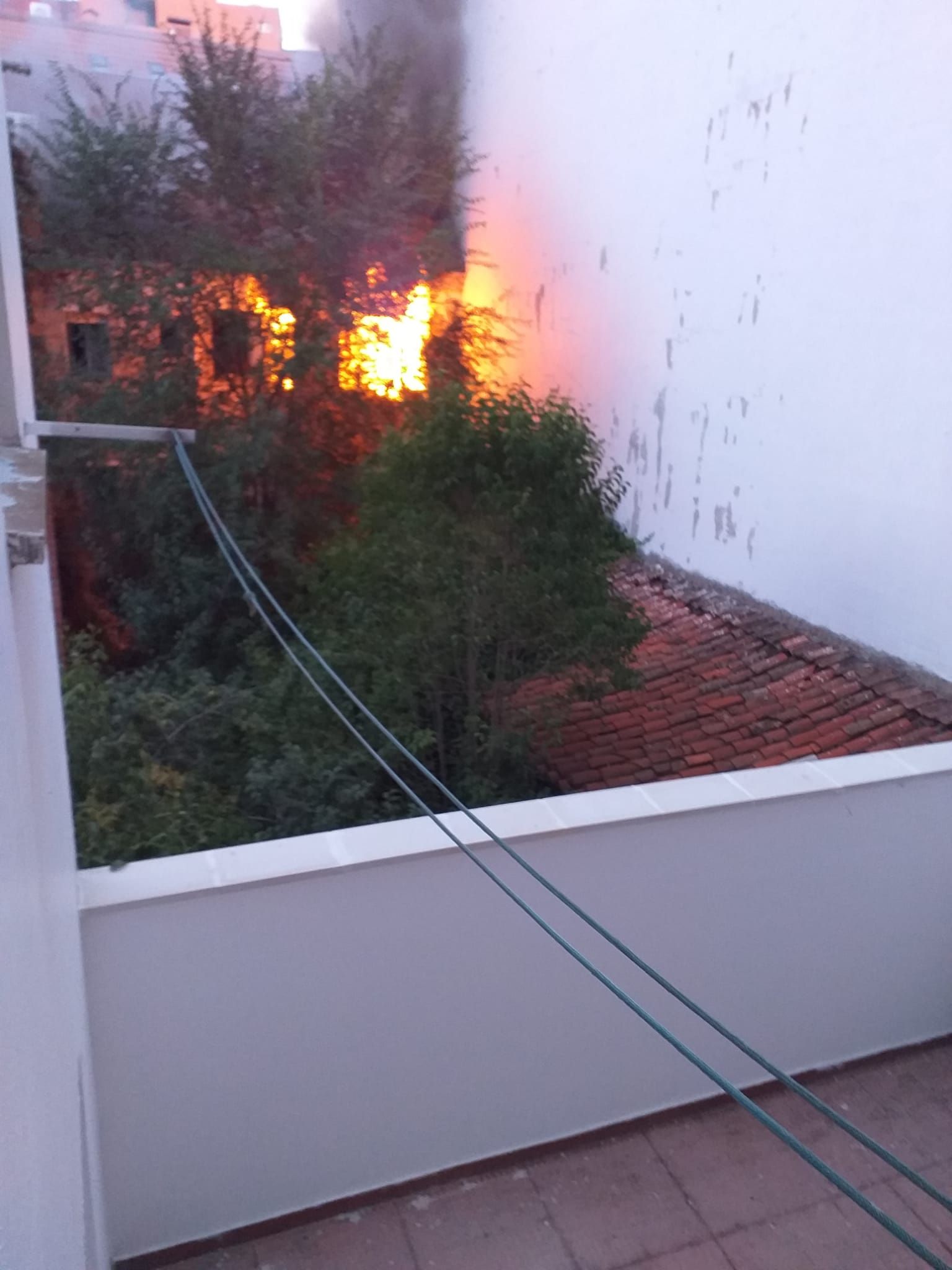 El estado «ruinoso» del número 19 de Santa Engracia, en imágenes