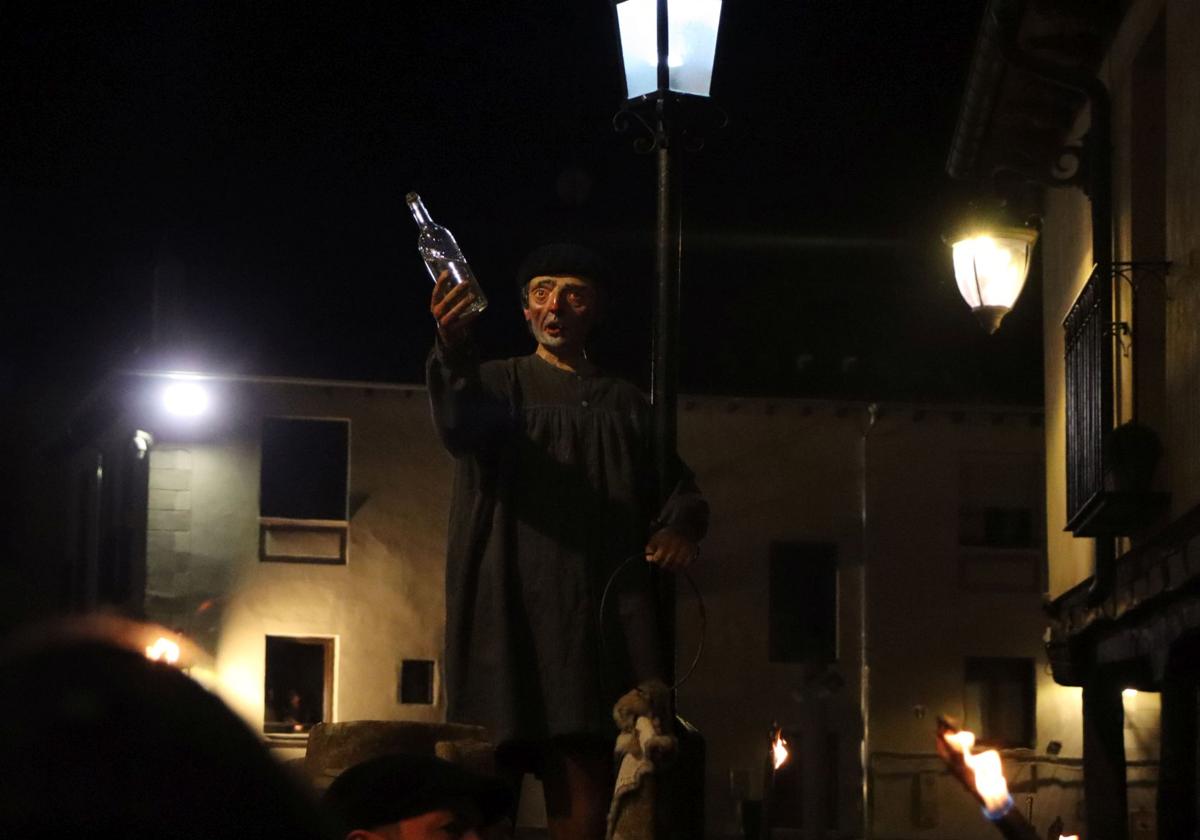 Genarín, durante su trayecto por la plaza del Grano.