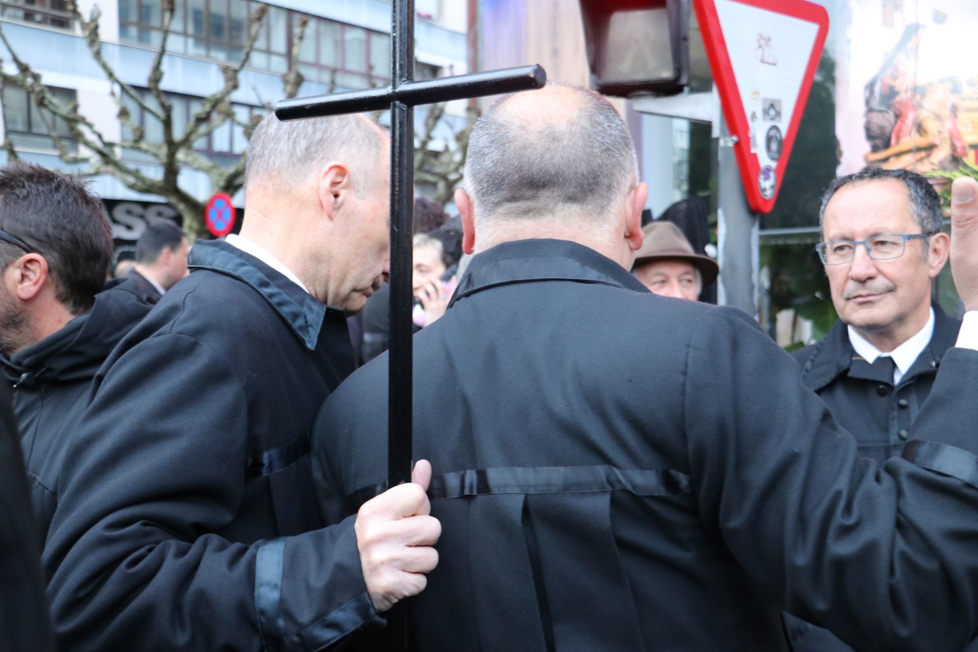 Las imágenes de la decisión de la cofradía para salir en procesión en León