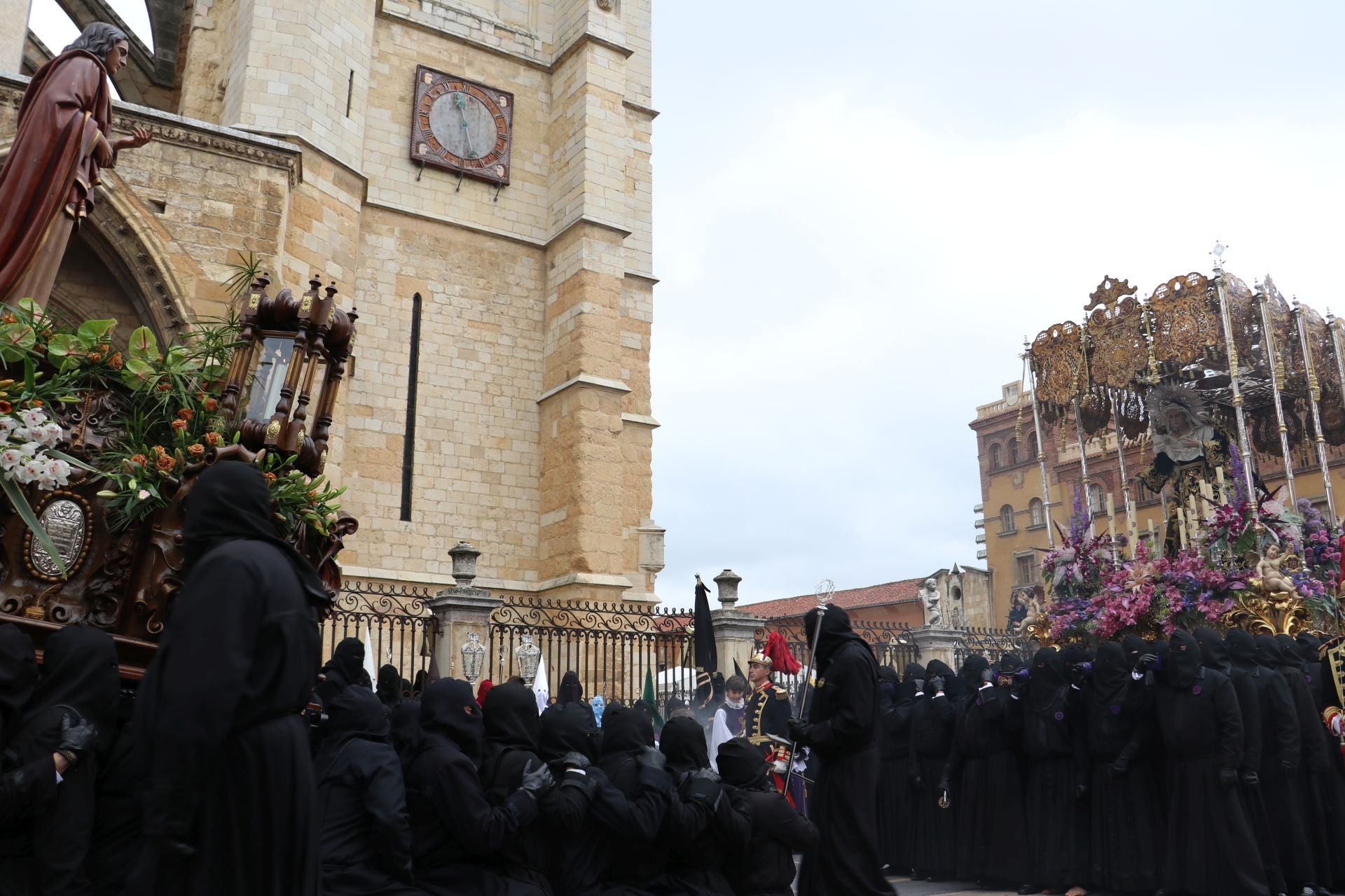 Las imágenes del Encuentro ante la Catedral de León