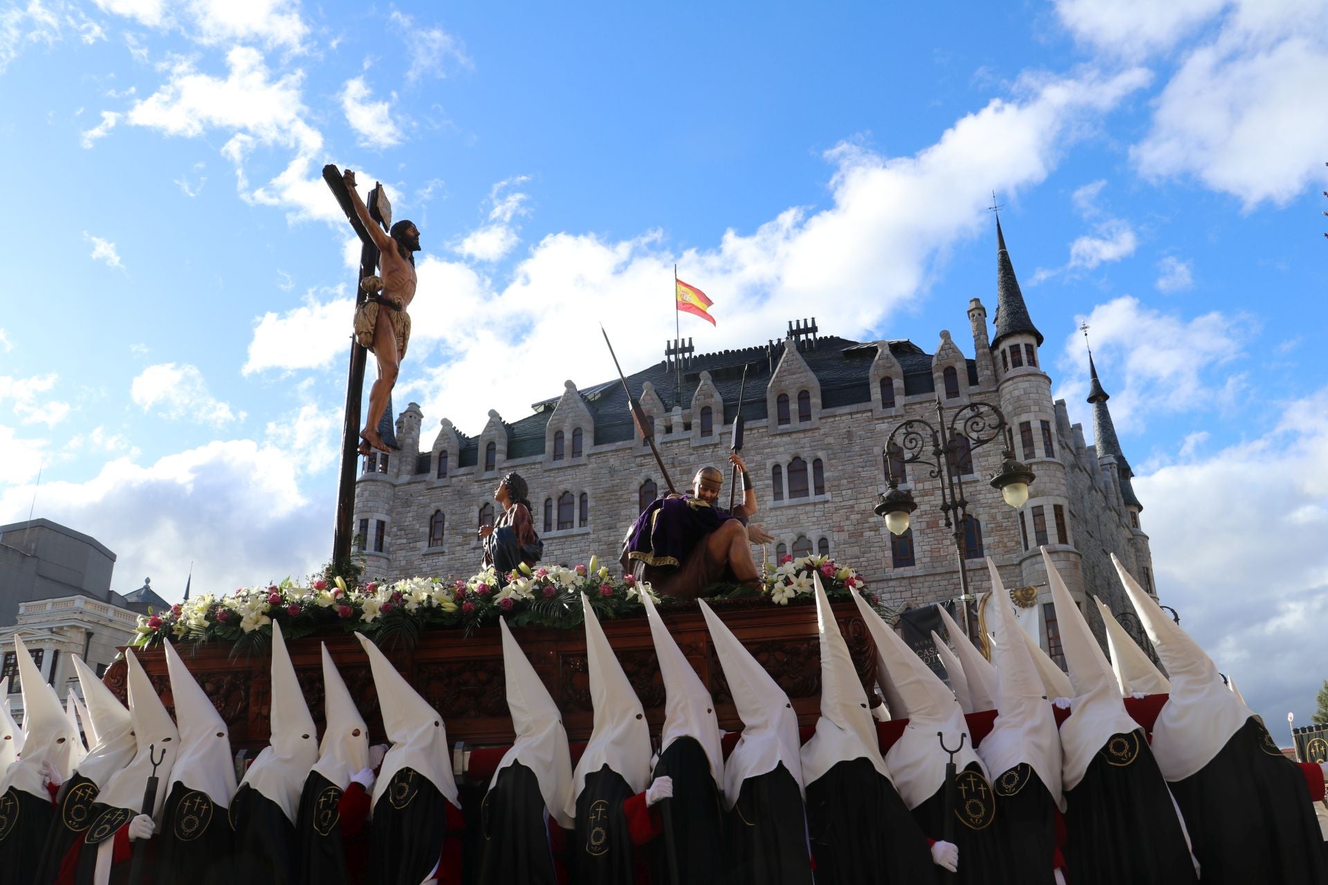 Las imágenes de la procesión de las Siete Palabras en León