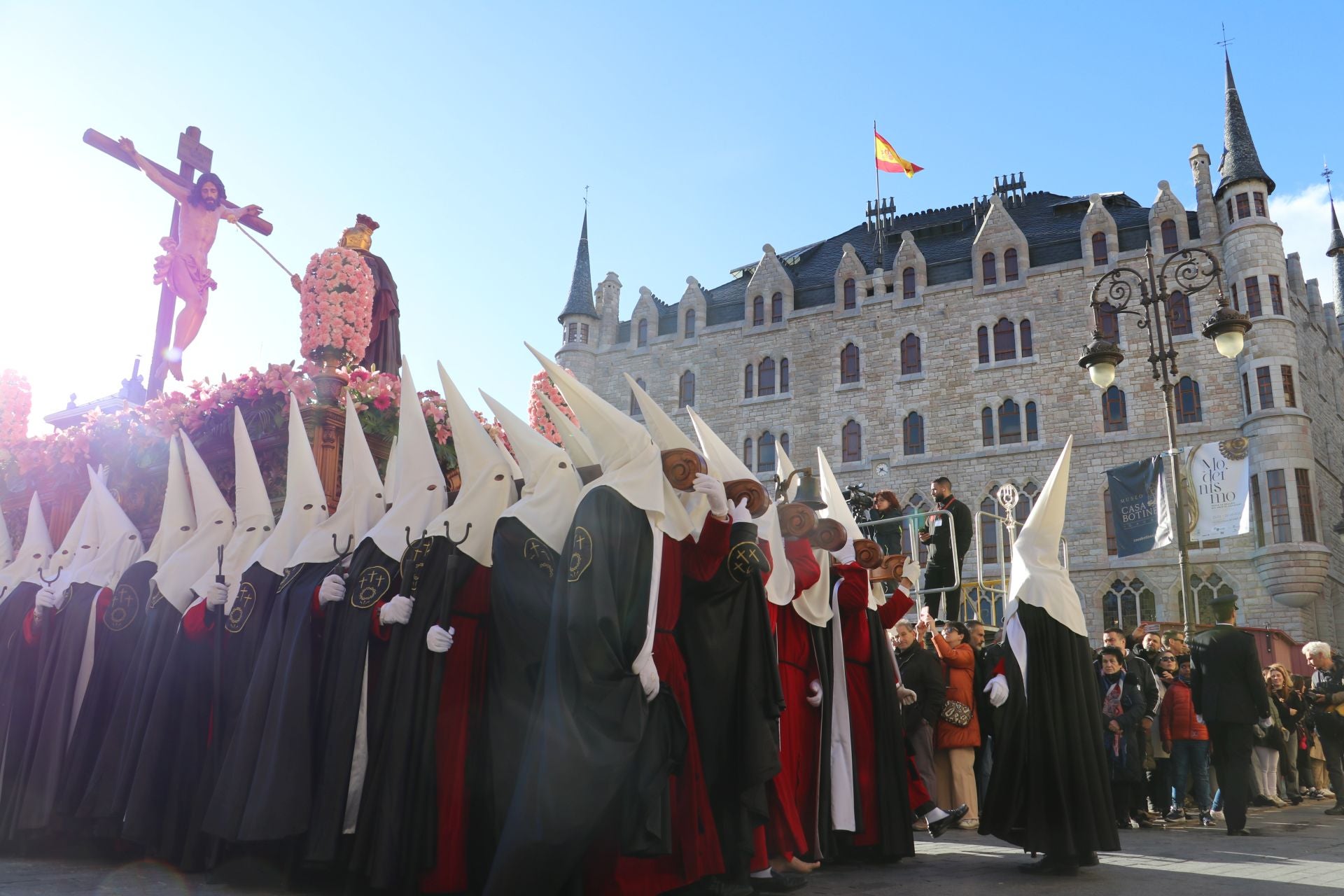 Las imágenes de la procesión de las Siete Palabras en León