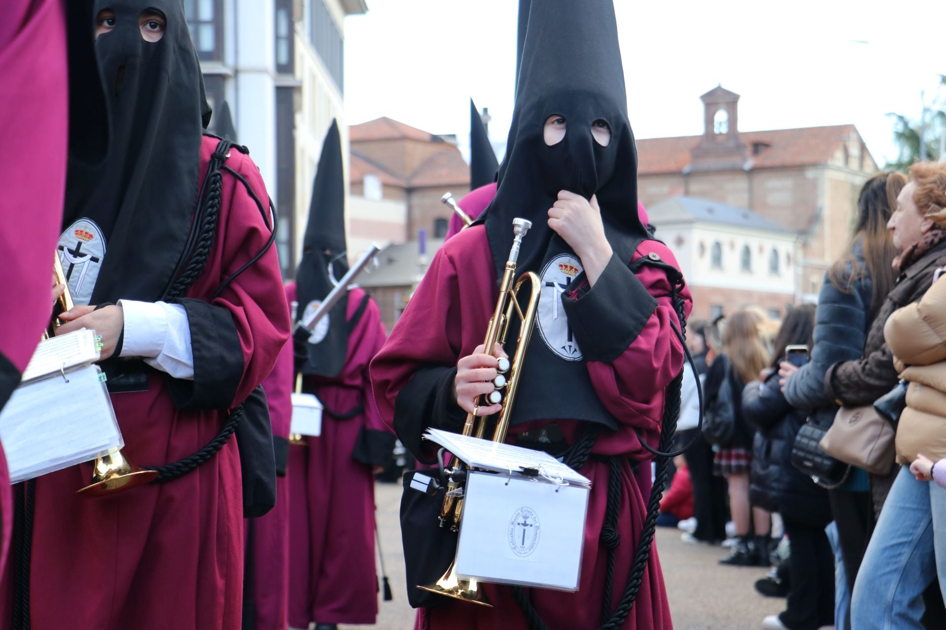 Las mejores imágenes de la procesión del Santo Entierro de Minerva