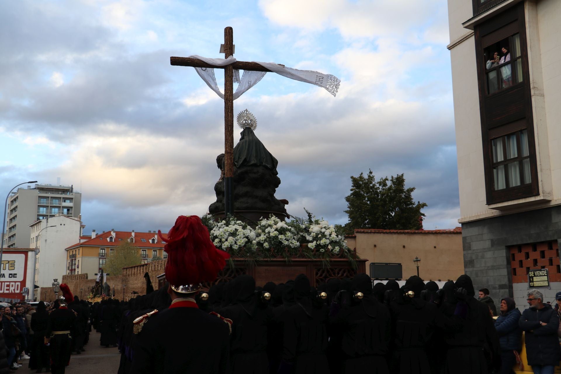 Las mejores imágenes de la procesión del Santo Entierro de Minerva