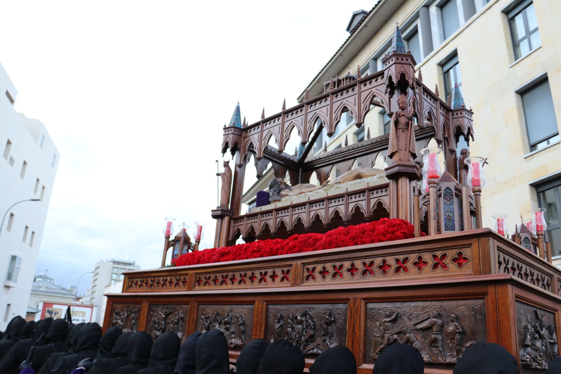 Las mejores imágenes de la procesión del Santo Entierro de Minerva
