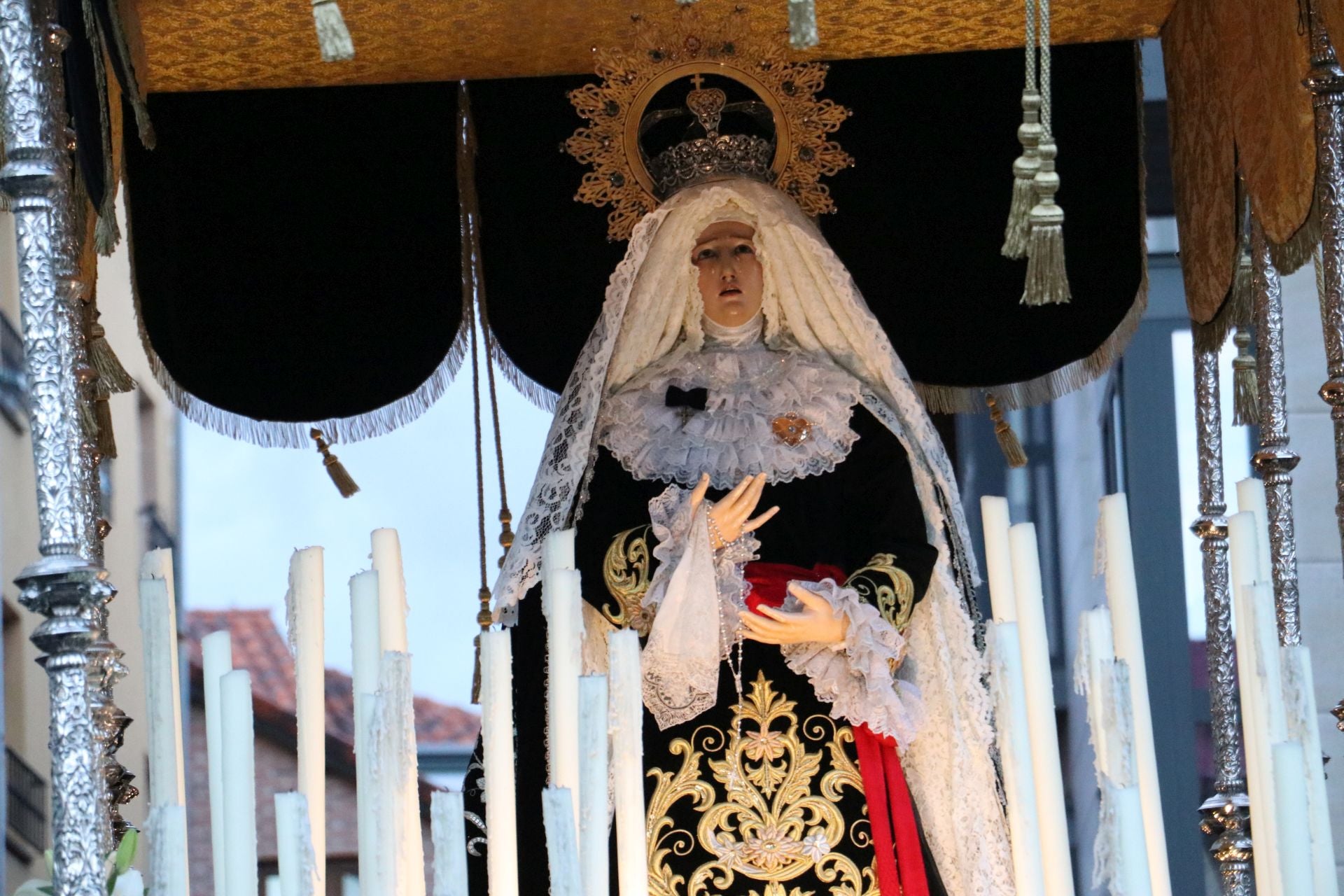 Las mejores imágenes de la procesión del Santo Entierro de Minerva