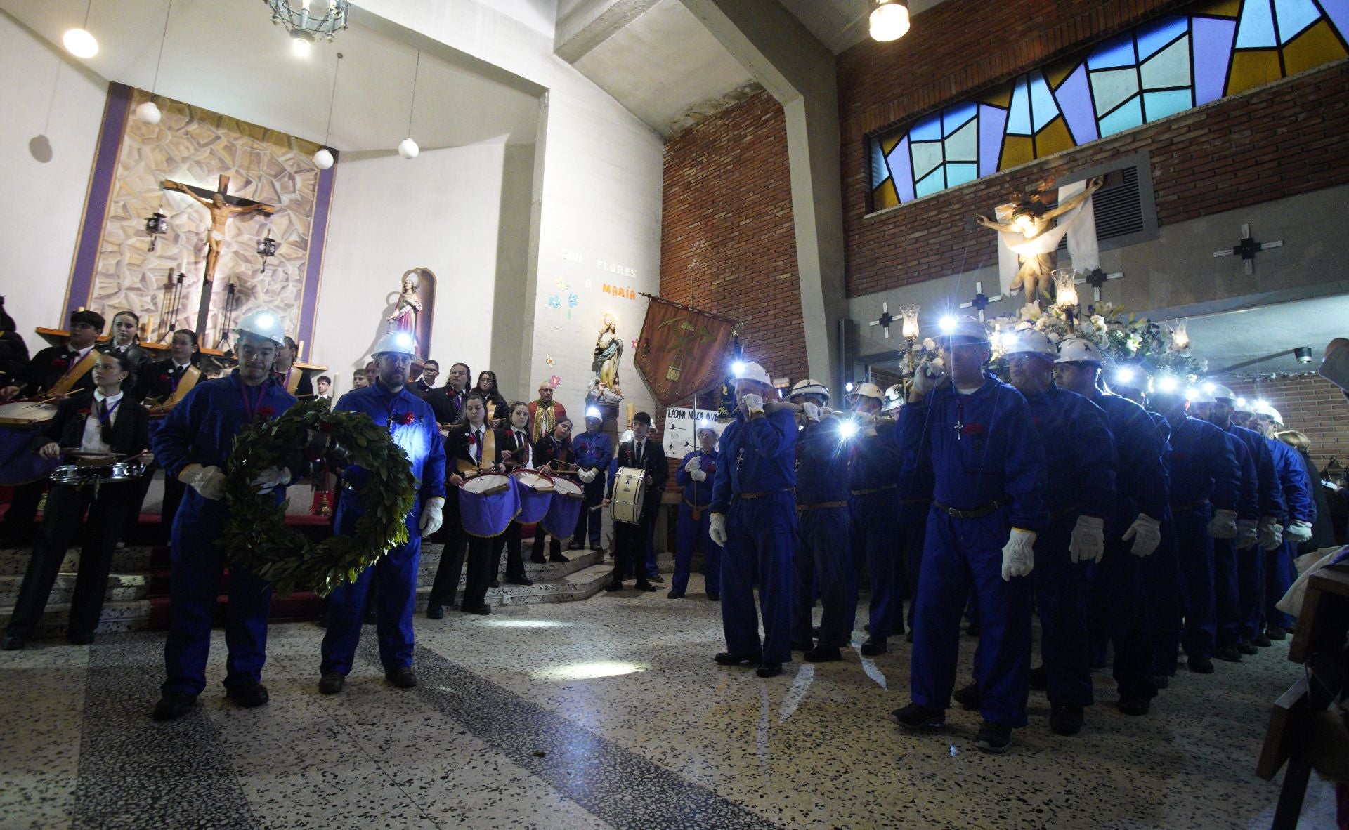 Procesión del Cristo de los Mineros en Caboalles de Abajo