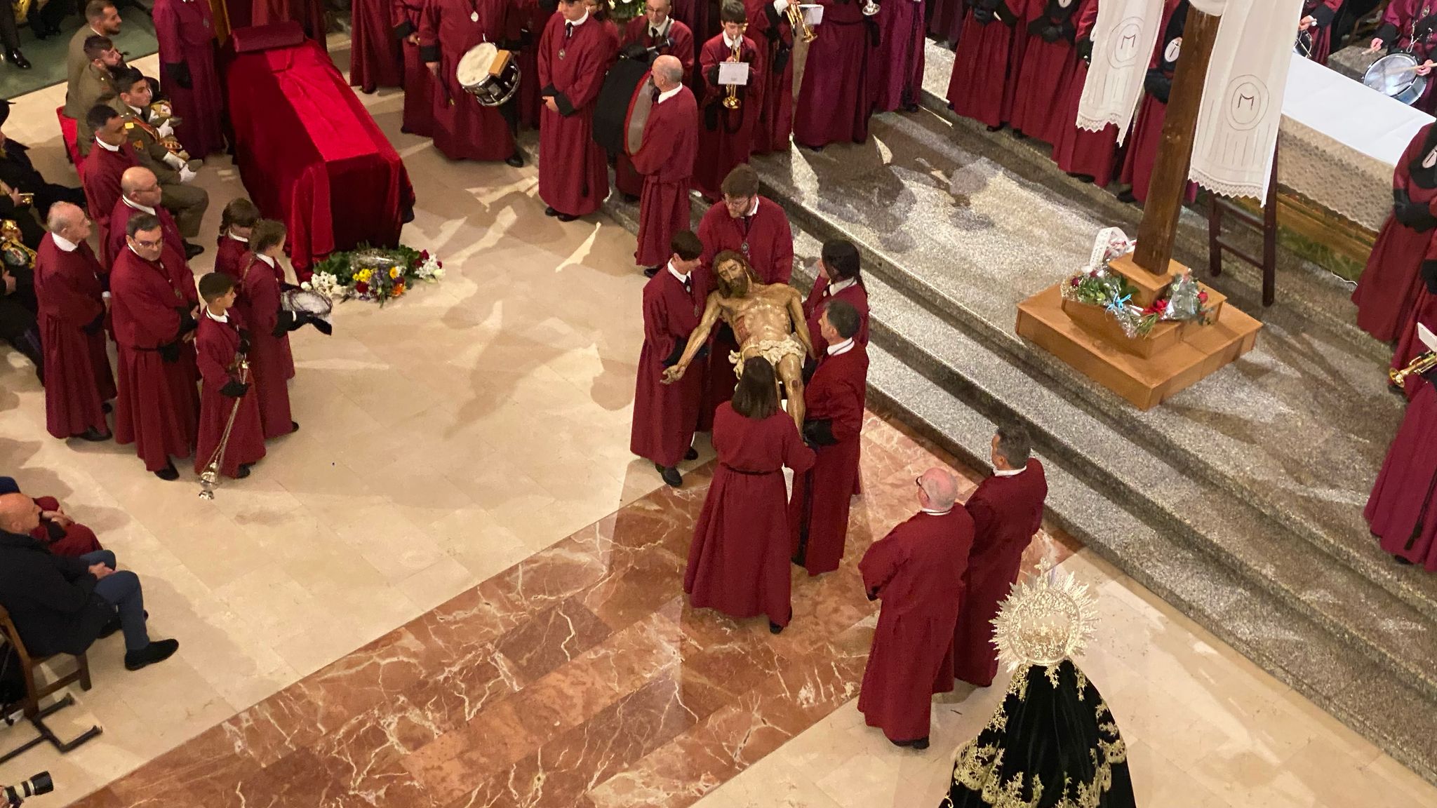 Las imágenes del acto del Desenclavo el Sábado Santo en León