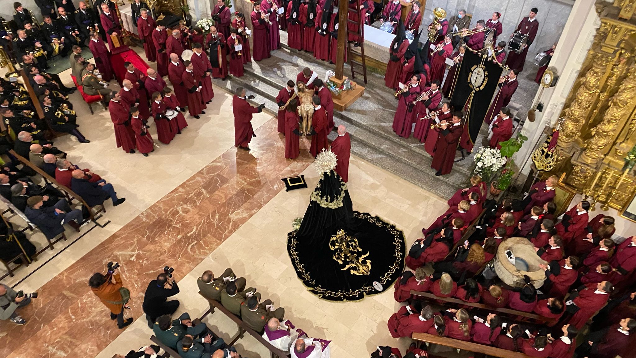 Las imágenes del acto del Desenclavo el Sábado Santo en León