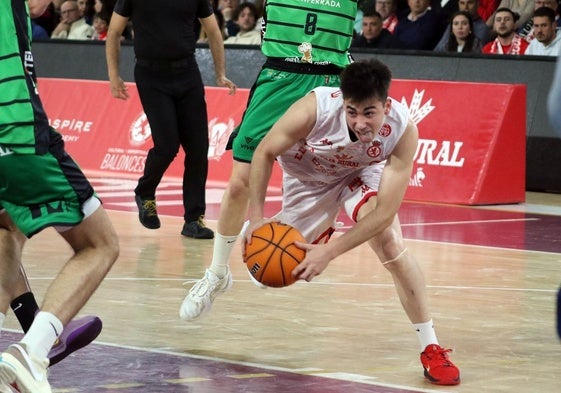 Las mejores imágenes del partido de baloncesto entre la Cultural y la Ponferradina