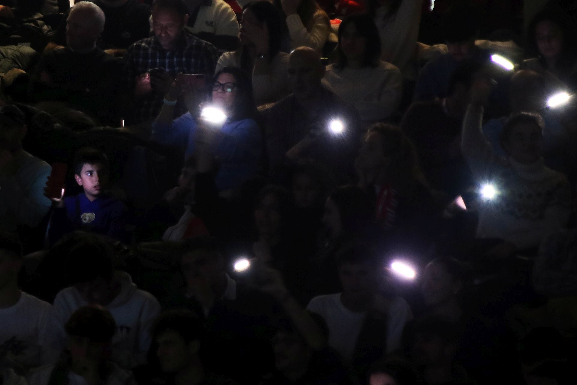 Las mejores imágenes del partido de baloncesto entre la Cultural y la Ponferradina