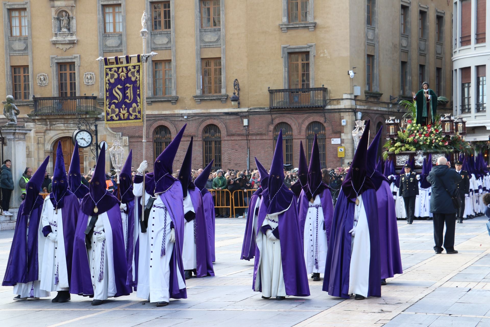 Las imágenes del acto de la Resurrección en León