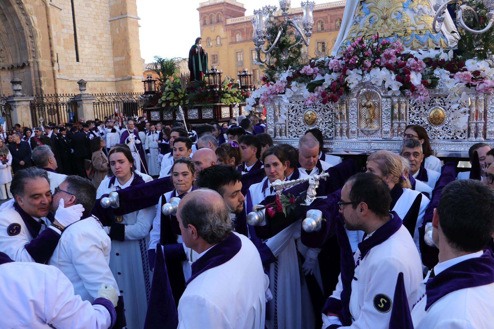 Las imágenes del acto de la Resurrección en León