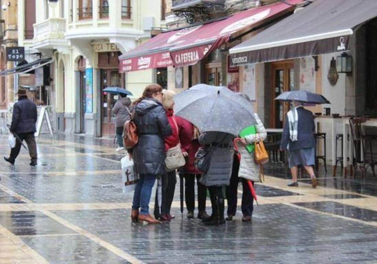 La lluvia reaparece tras la Semana Santa en León