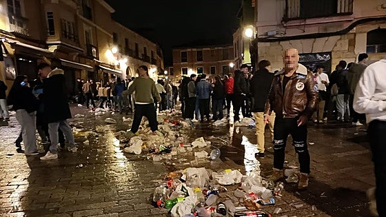 El PP pide medidas urgentes para controlar «el macrobotellón de cada Jueves Santo» en León