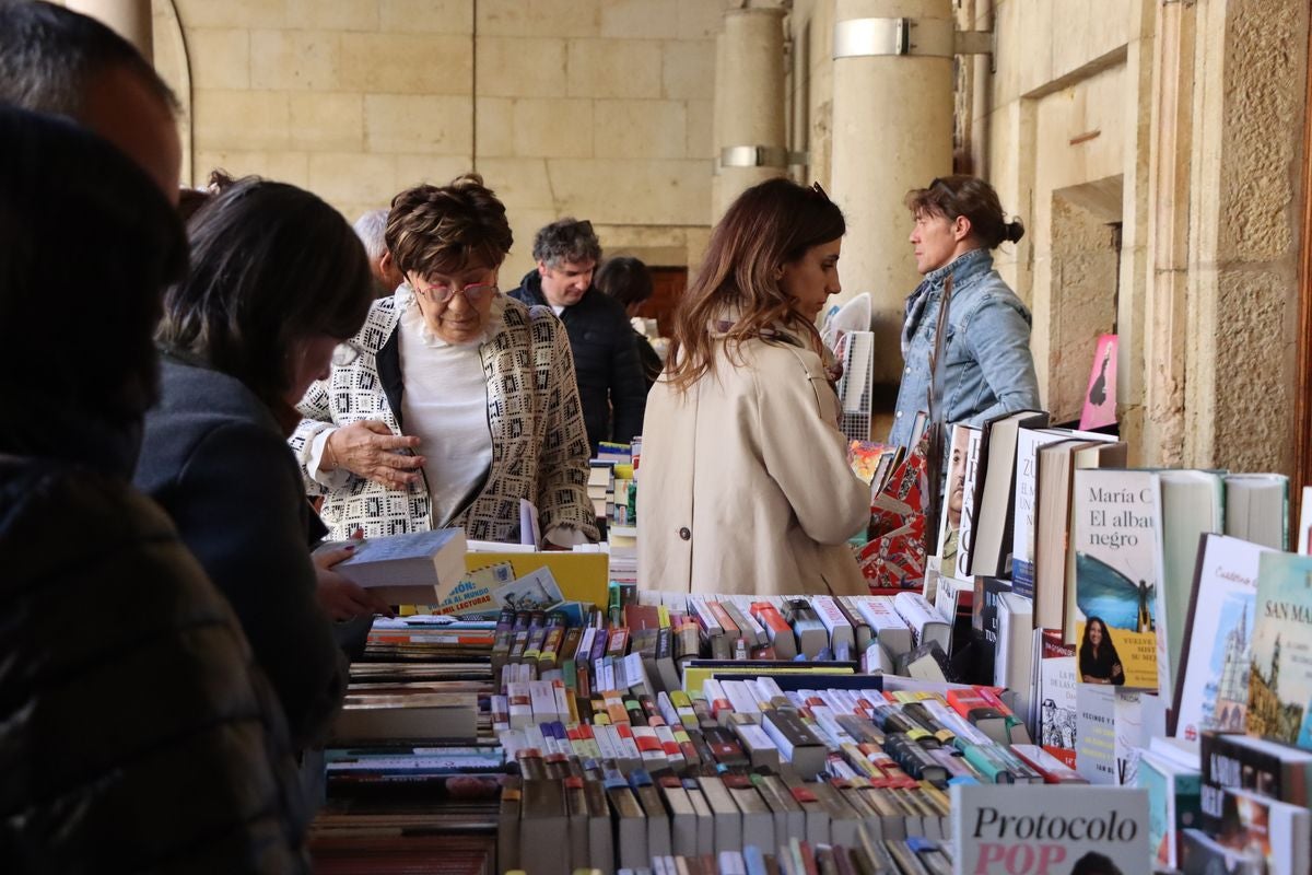 León celebra el Día del Libro