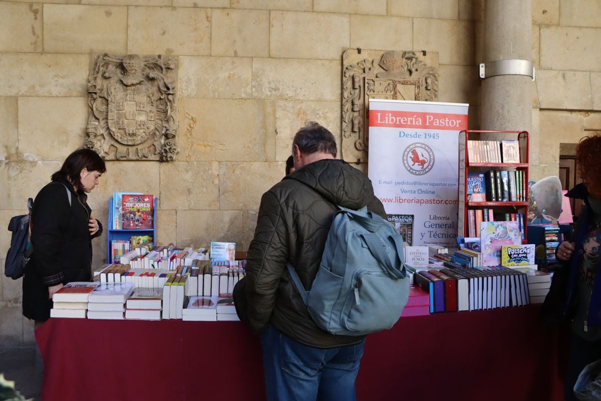 León celebra el Día del Libro
