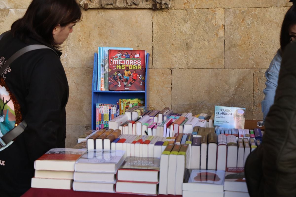 León celebra el Día del Libro