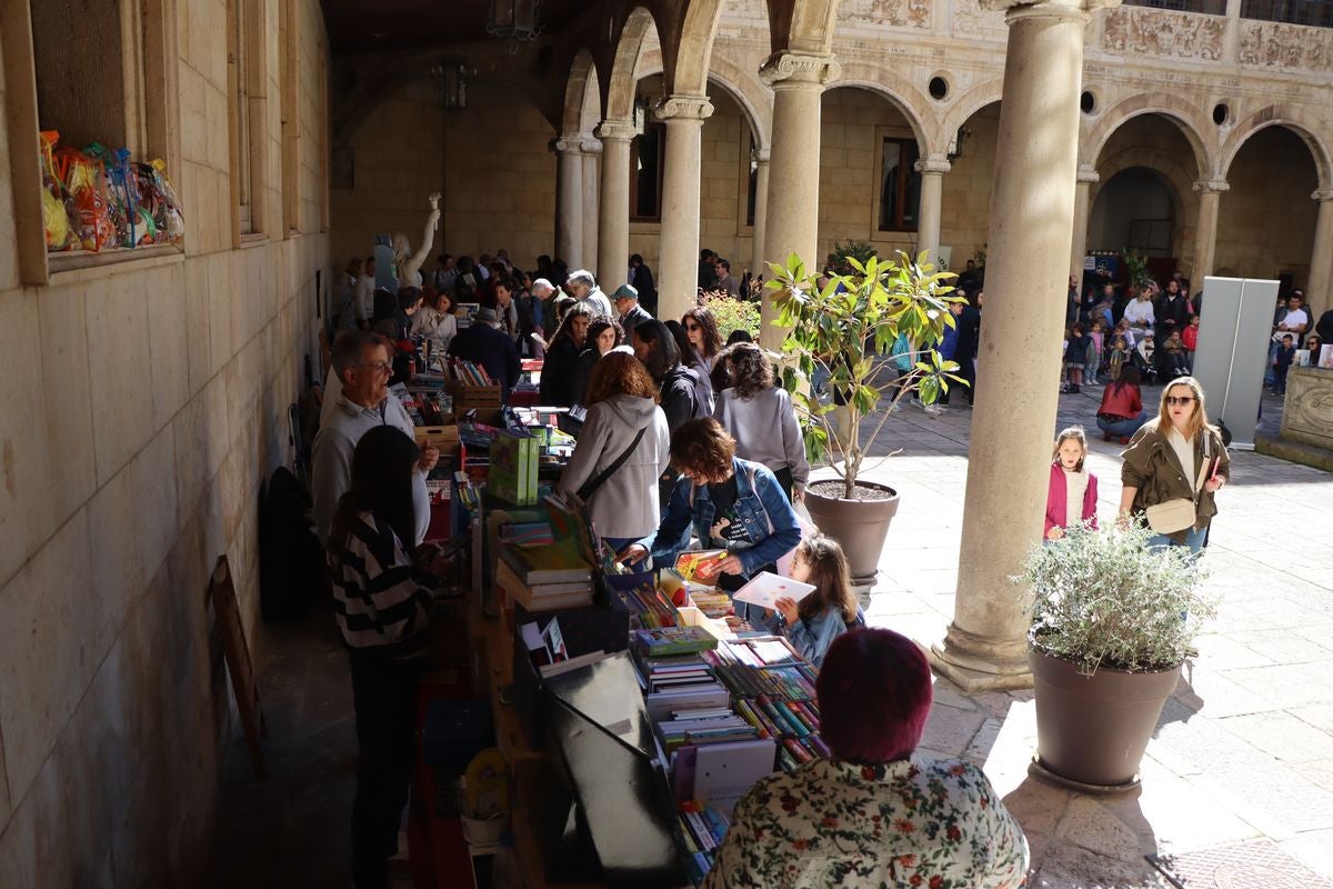 León celebra el Día del Libro