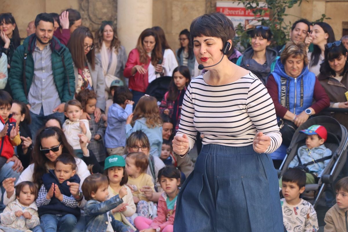León celebra el Día del Libro