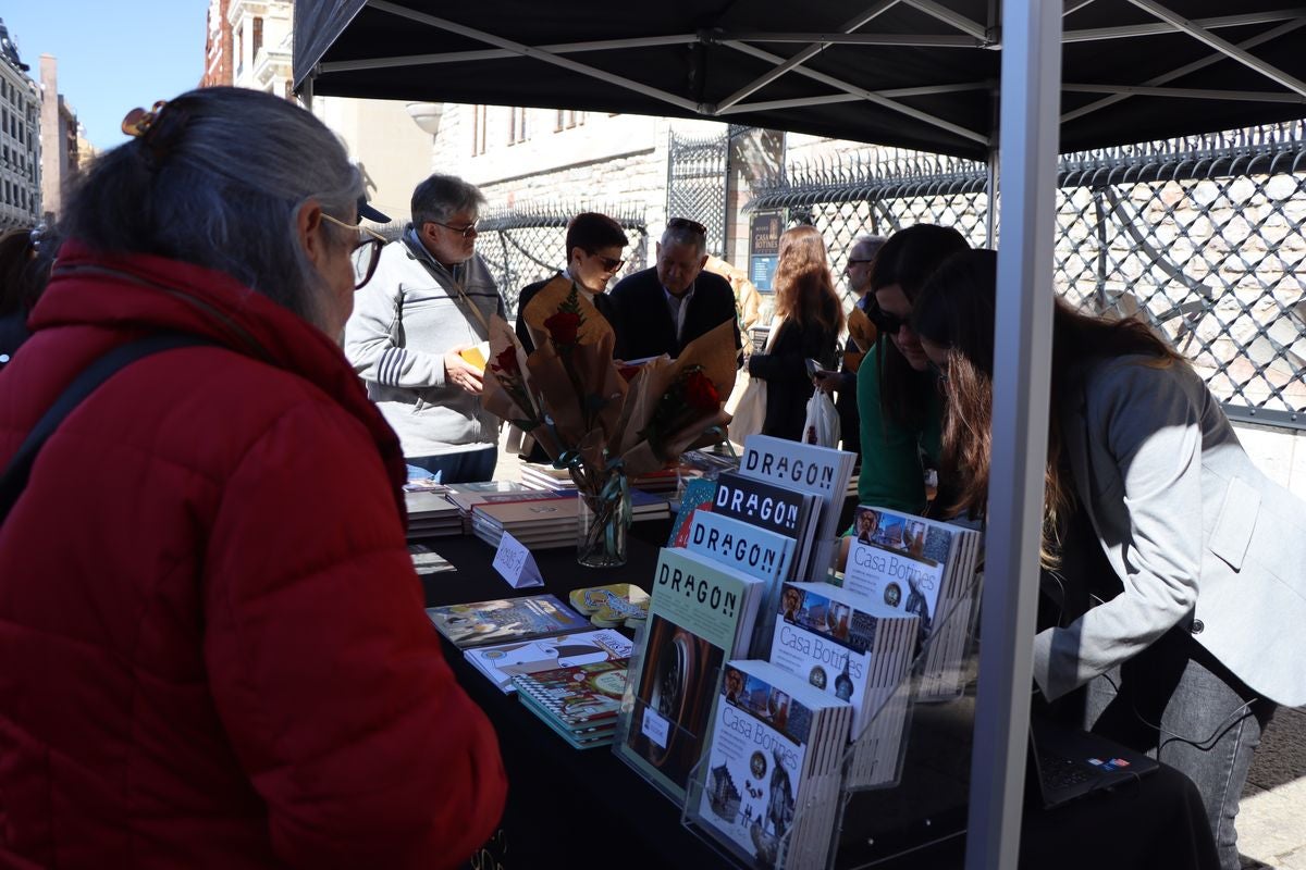León celebra el Día del Libro