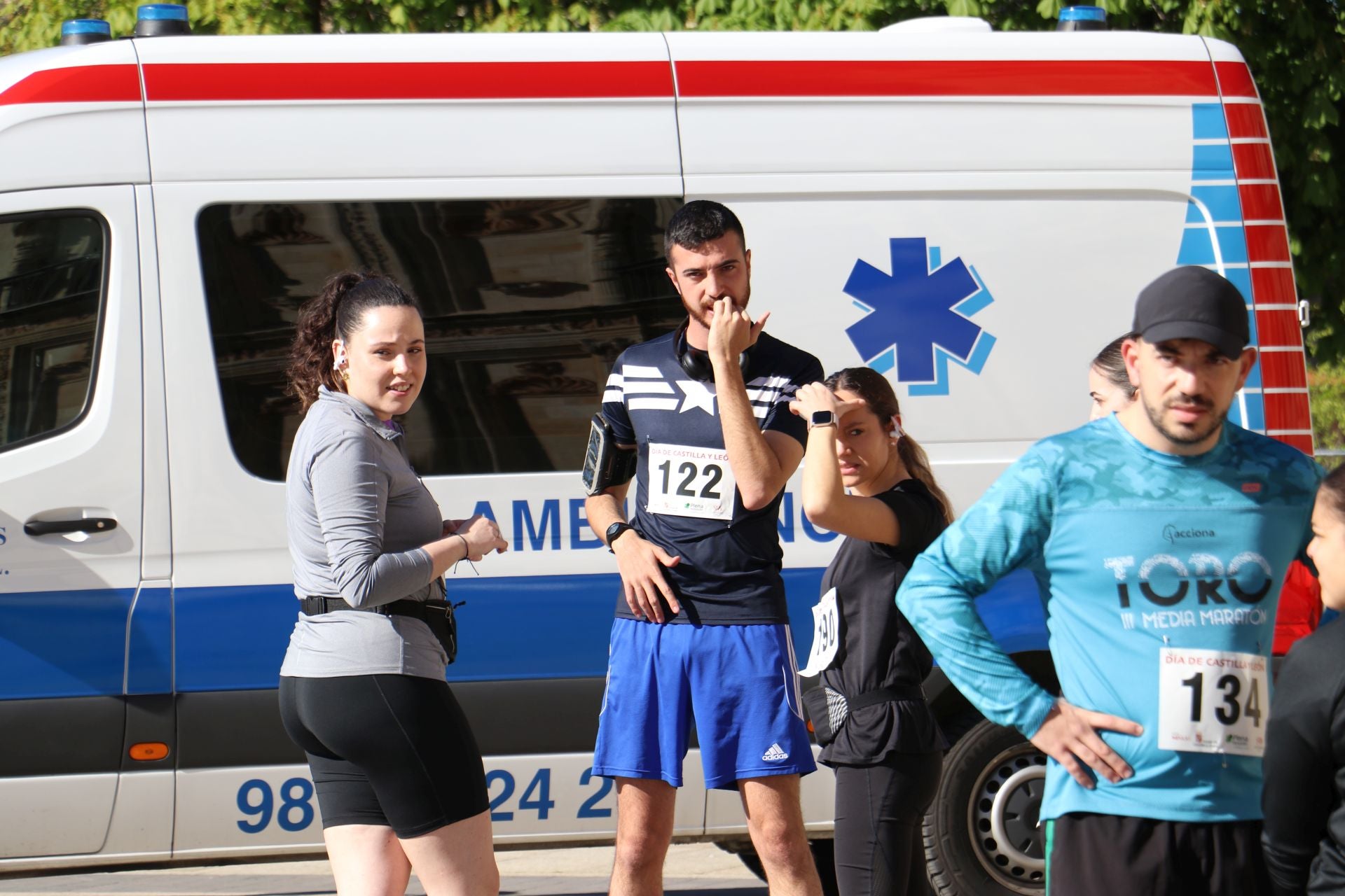 Las imágenes de la carrera solidaria por el día de la comunidad en León