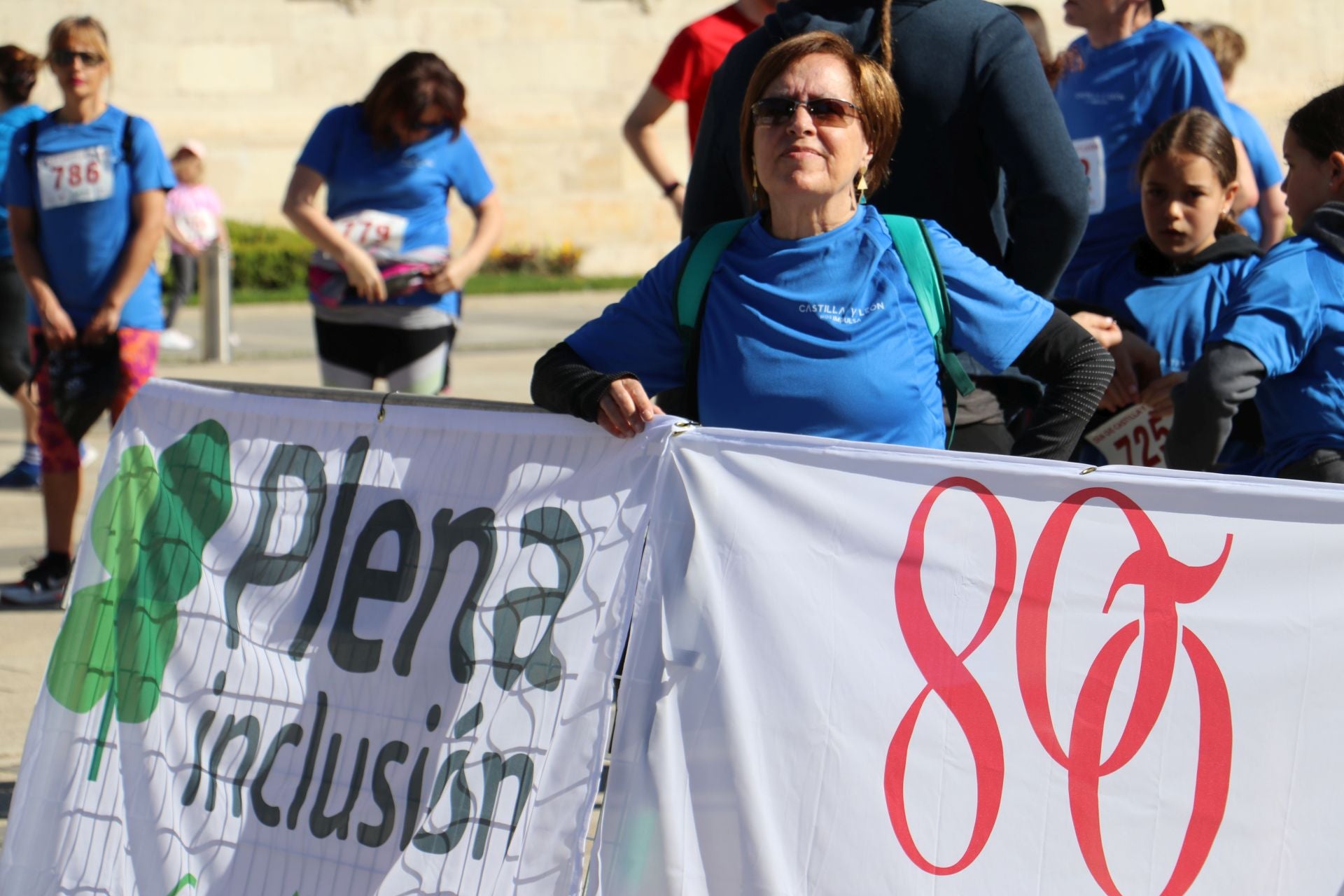 Las imágenes de la carrera solidaria por el día de la comunidad en León