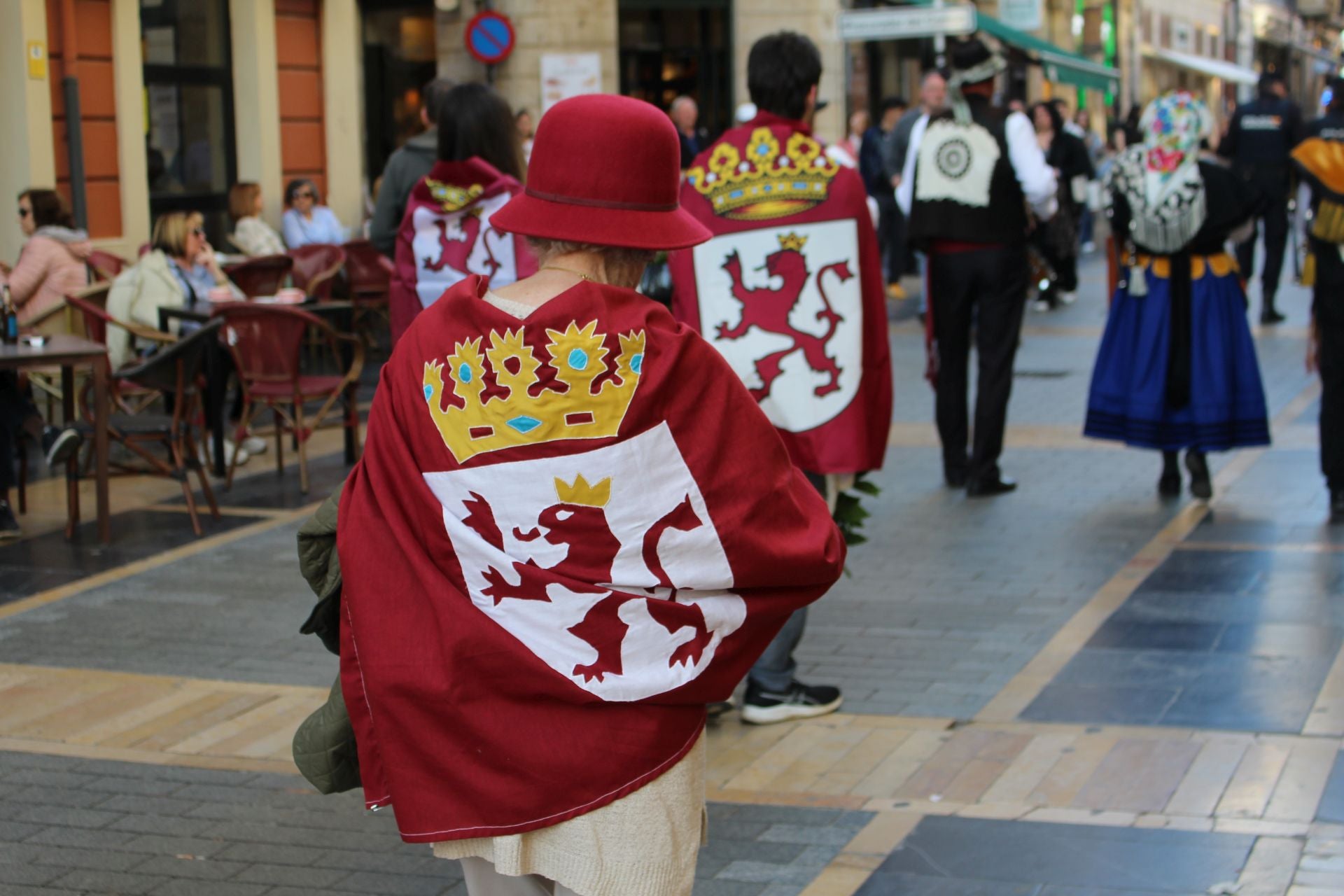 Homenaje a los Héroes Leoneses