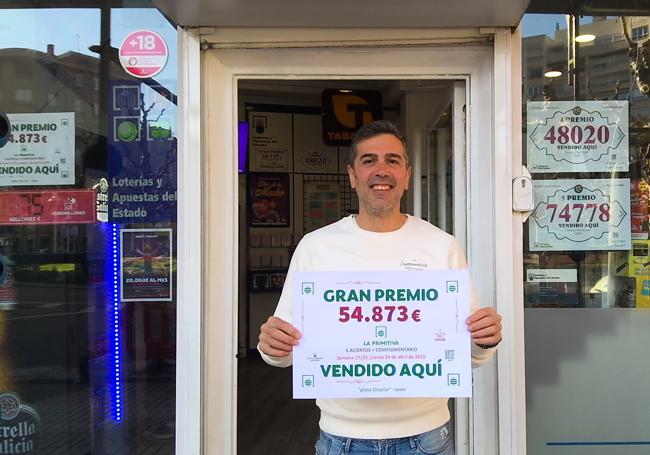 Imagen del lugar de venta del premio ubicado en la plaza de La Inmaculada.