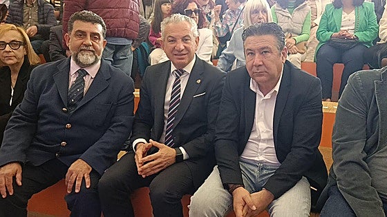 Sen ensalza en Cistierna el compromiso con la educación rural