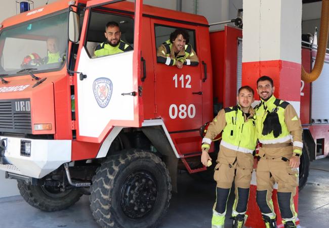 Una de las dotaciones de Bomberos, justo antes de salir a atender un aviso.