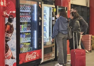 León se recupera tras el apagón masivo: la luz vuelve de madrugada en algunas comarcas y otras siguen con problemas