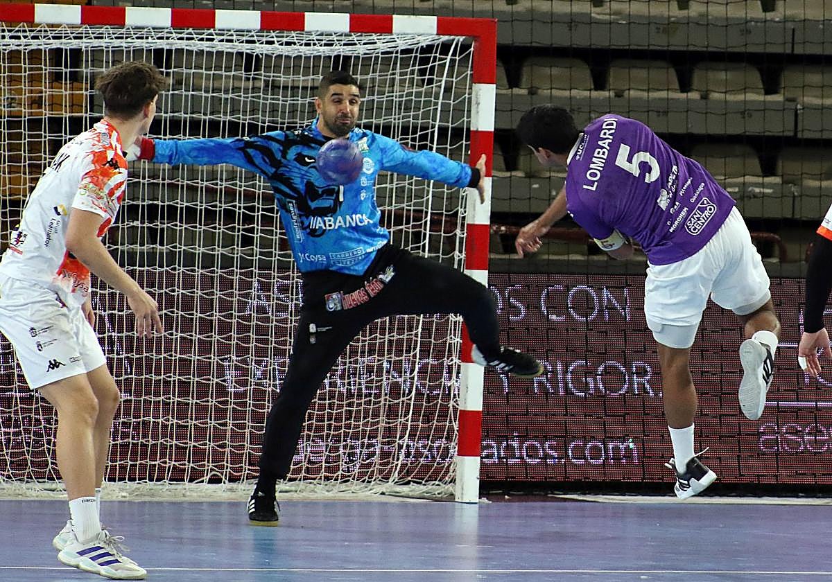 Saeid, en un partido con el Abanca Ademar.