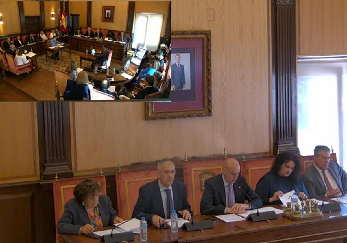 Pleno municipal del Ayuntamiento de León.