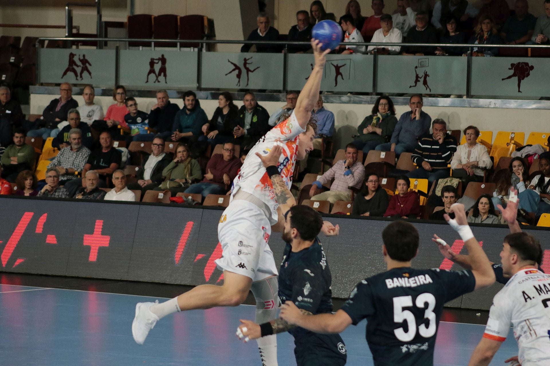 Las mejores imágenes del Abanca Ademar-Benidorm