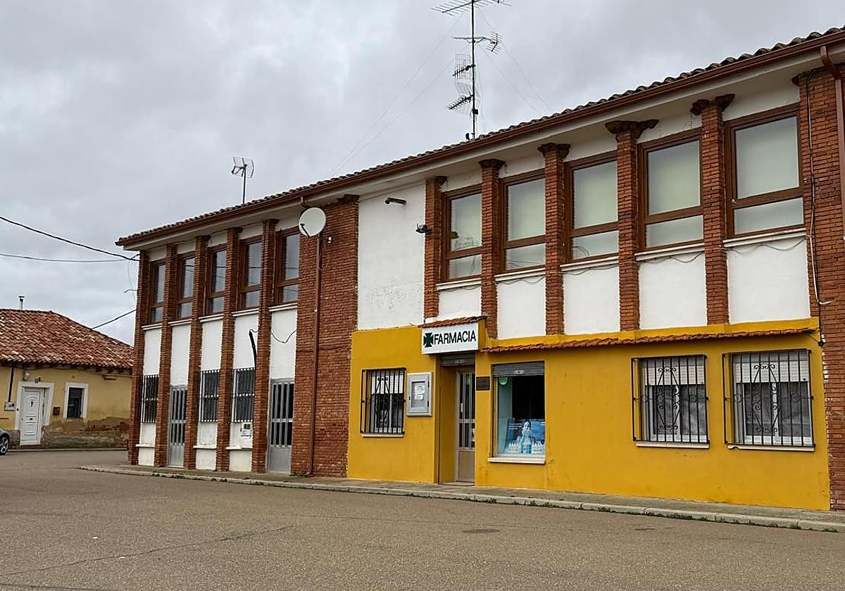 La farmacia del pueblo que buscamos esta semana.