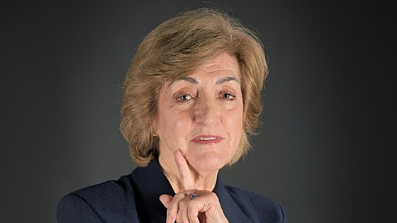 La escritora leonesa Irene Andrés-Suárez, premio Semilla de Oro 2025