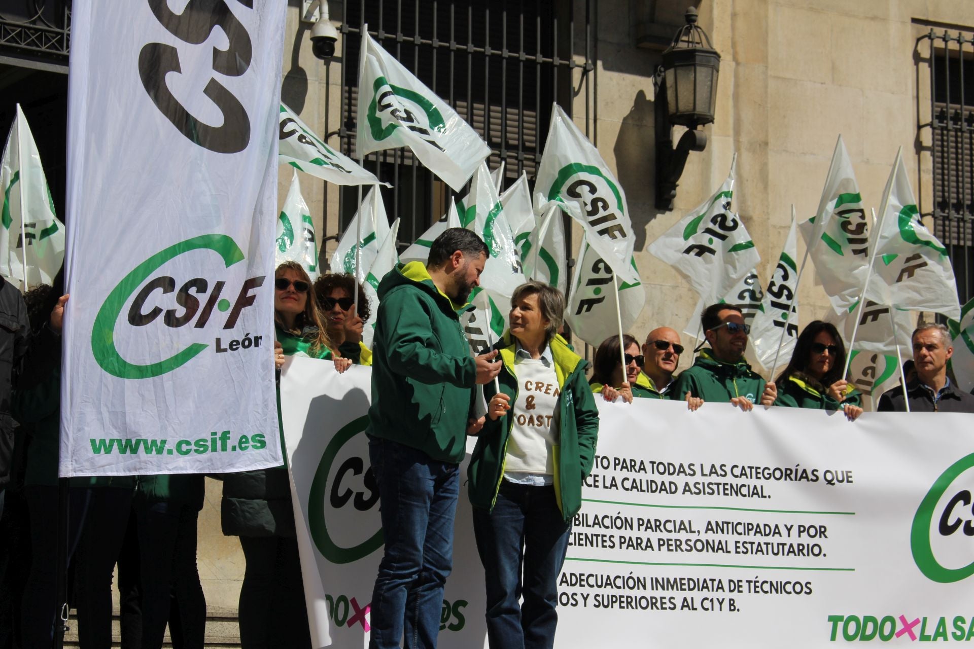 Los sanitarios de León reclaman mejoras en su estatuto