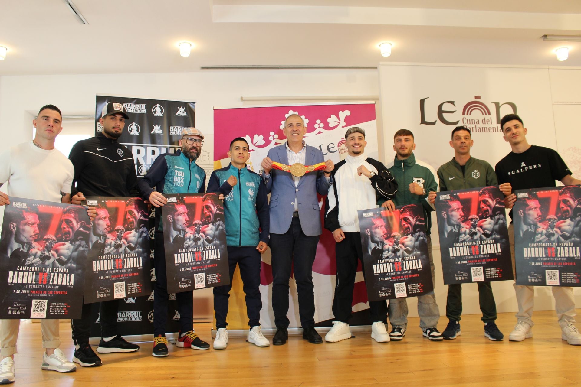 Barrul calienta el combate con Zabala por todo León