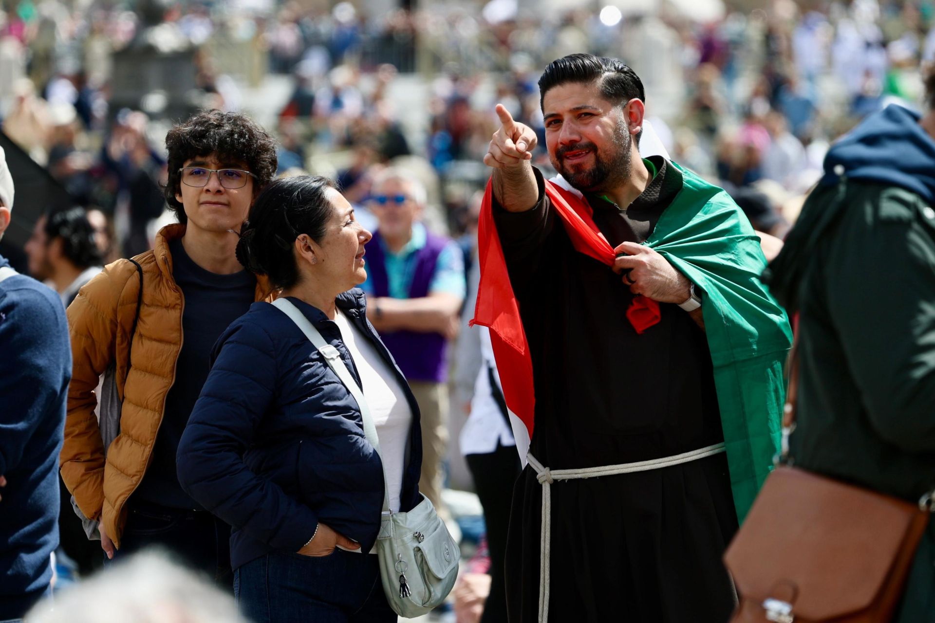Así se vivió en la plaza de San Pedro la elección del nuevo Papa