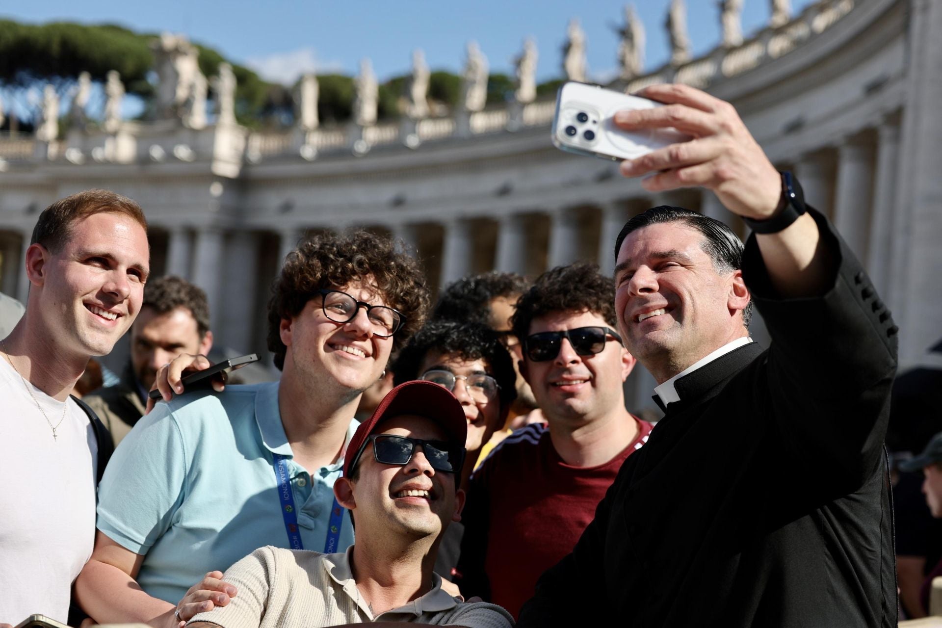 Así se vivió en la plaza de San Pedro la elección del nuevo Papa