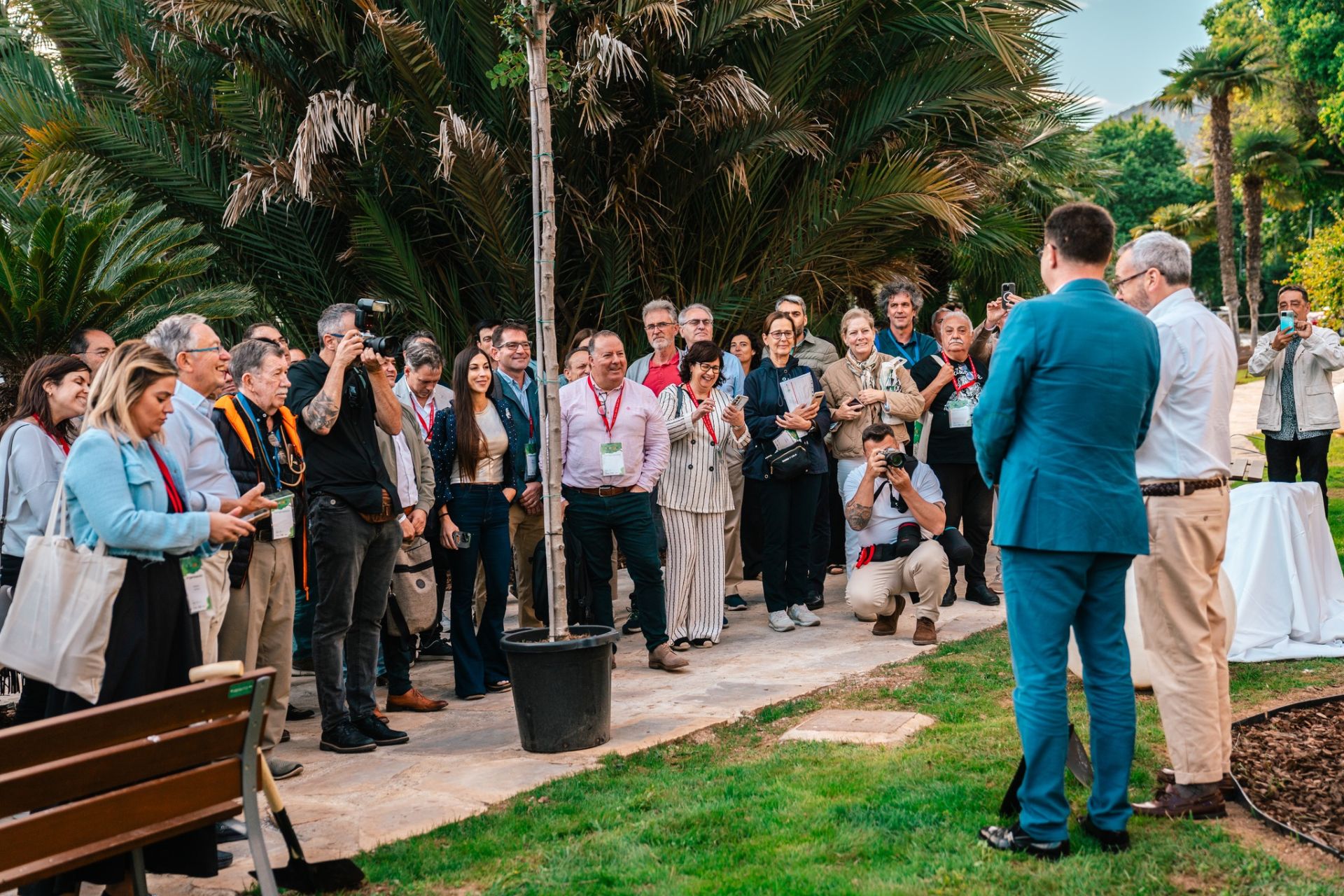 La delegación ante los medios y profesionales en el PARJAP 2025 de Marbella.