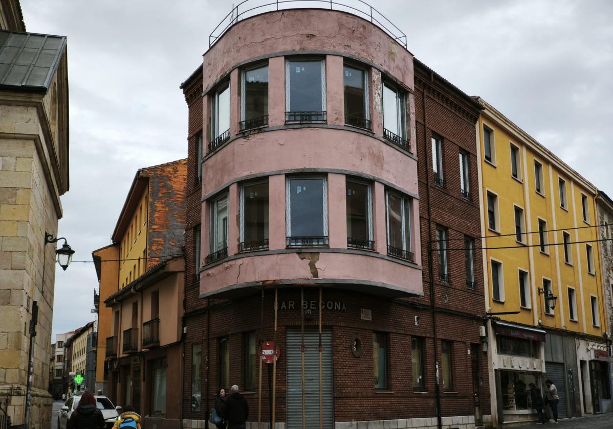 Edificio sometido a rehabilitación.