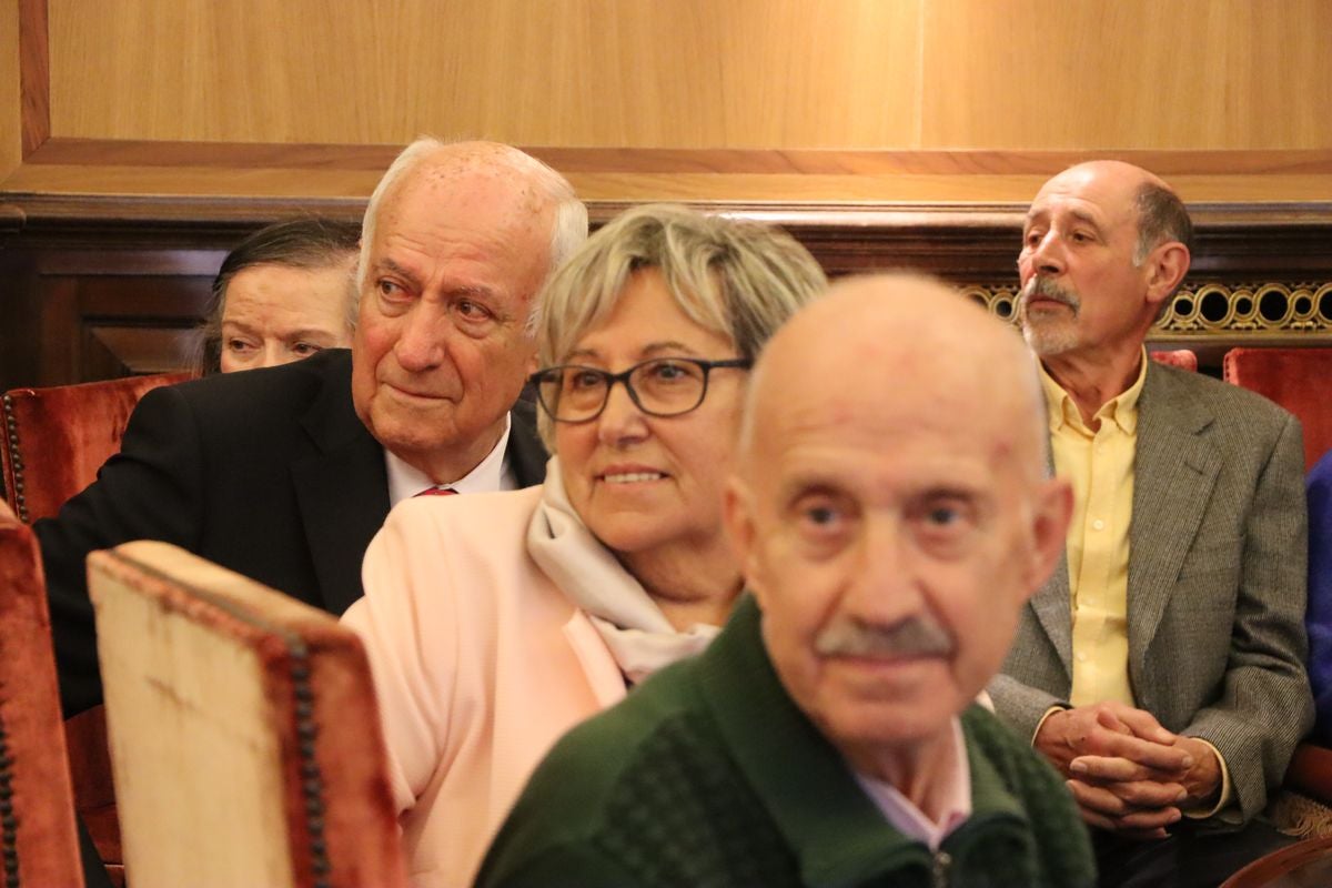 Homenaje a las parejas leonesas que han cumplido 50 y 60 años de casados