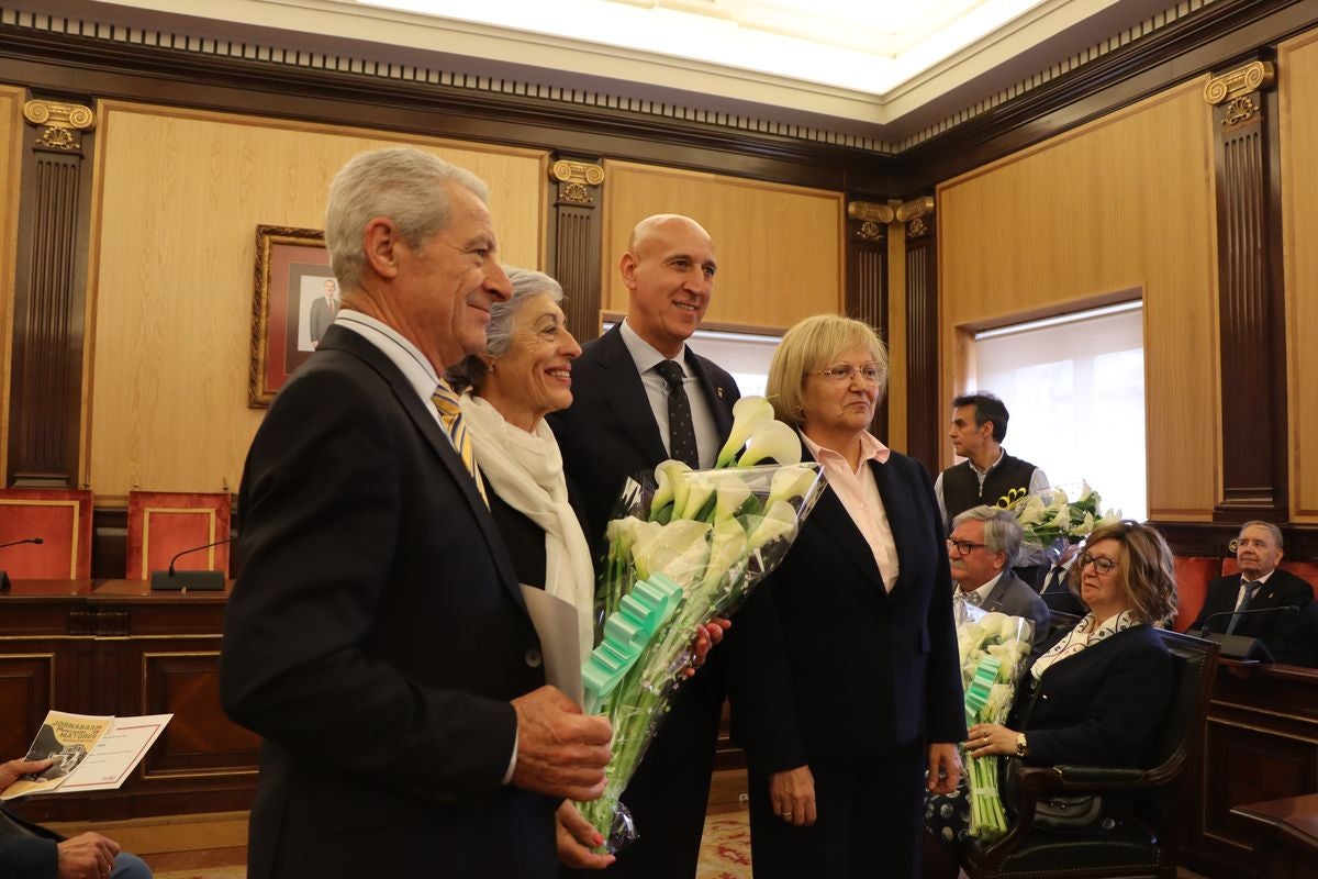 Homenaje a las parejas leonesas que han cumplido 50 y 60 años de casados